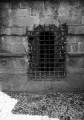 fenster_vergittert * 465 x 660 * (48KB)